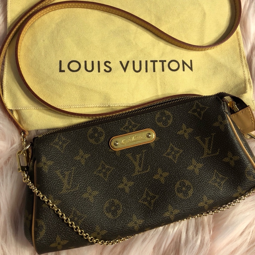 LOUIS Vuitton Eva clutch